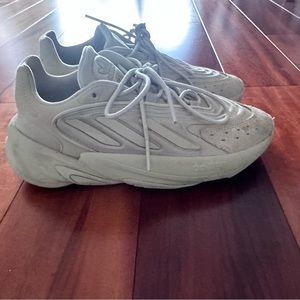 Adidas ozelia sneakers
